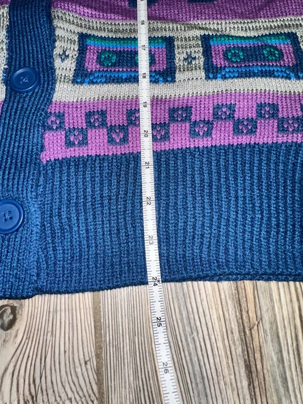 New Stranger Things Collaboration Multicolor Dog-Pattern V-Neck Cardigan Size S - Picture 8 of 8